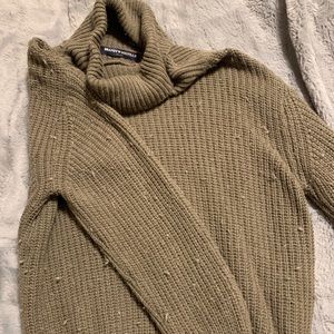 Brandy Melville sweater
